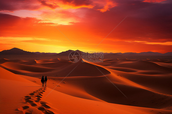 沙漠黄昏的冒险万里行图片
