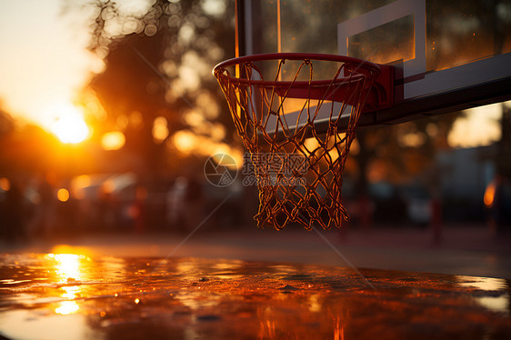 灯光下的篮球框图片