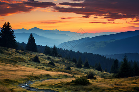 夕阳下的山谷风景图片