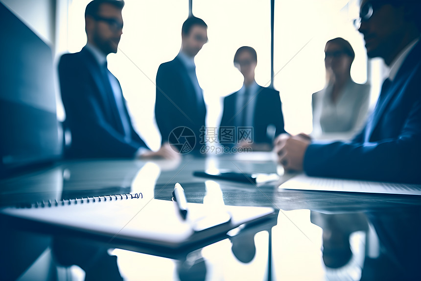 会议室中的商人图片