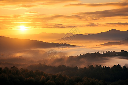 落日下的的云雾山脉高清图片