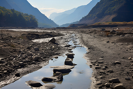 山间溪流图片