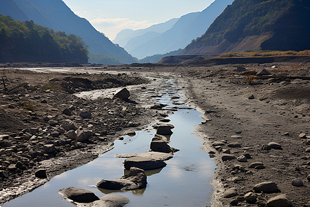 山间溪流背景图片