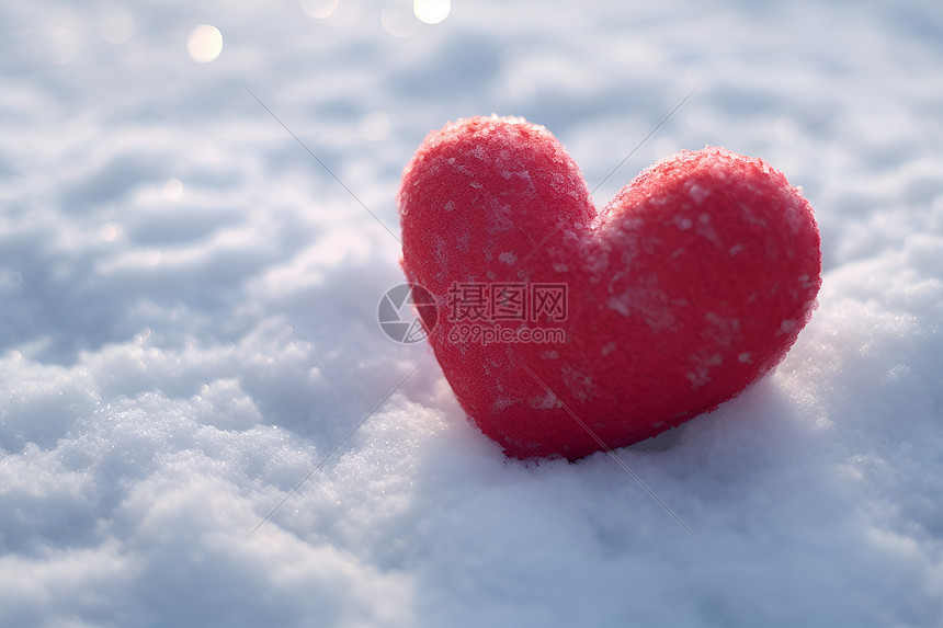 雪地上一颗心形图片