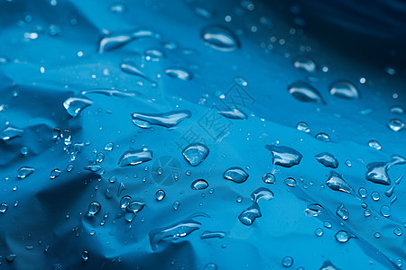 雨衣上的水珠图片
