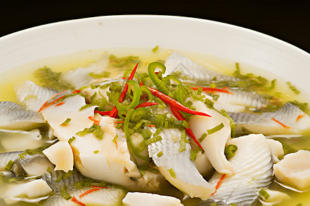 新鲜烹饪的酸菜鱼图片