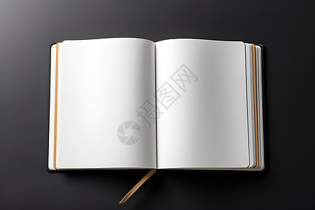 桌子上的空白书本图片