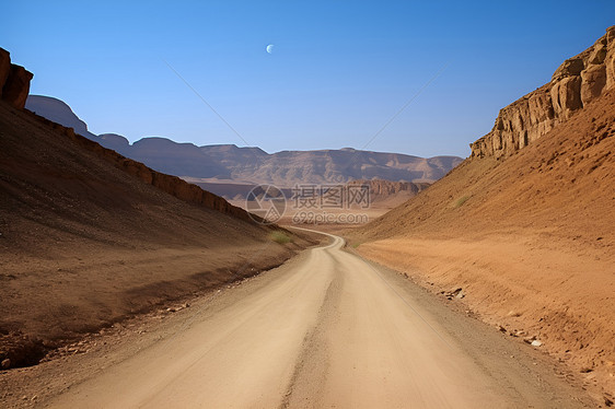 沙漠里的小路图片