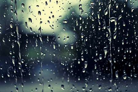 雨中的窗景图片