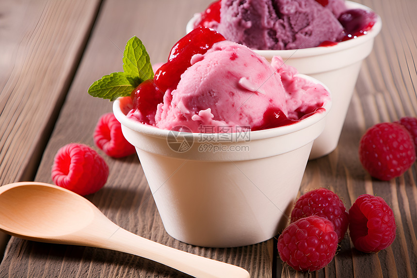 甜蜜的水果冰淇淋图片