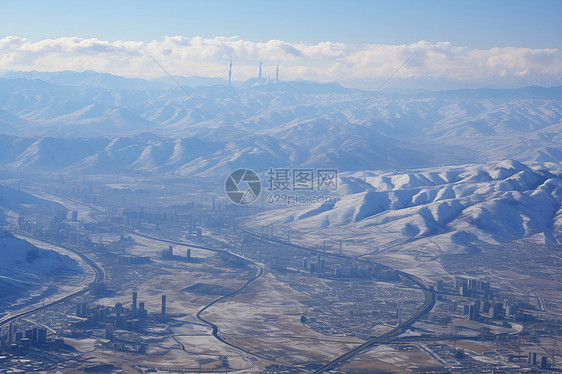 城市与山脉美景图片