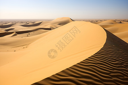 沙丘连绵的沙漠图片