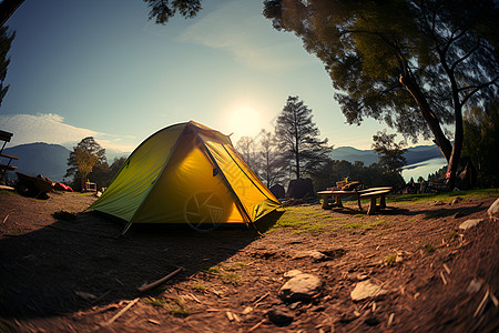 户外旅行露营的帐篷图片