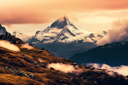 徒步旅行的阿尔卑斯山脉景观背景图片