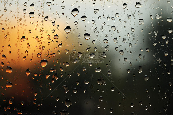 玻璃上的雨水图片