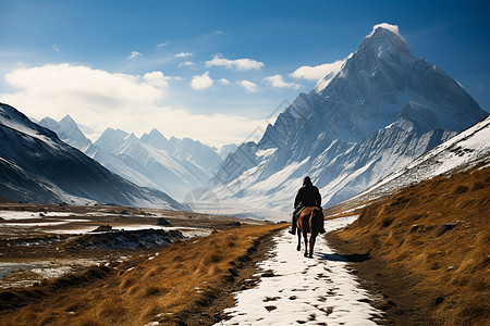 马背骑士征服雪山图片