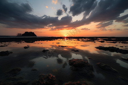 夕阳时的海边美景图片