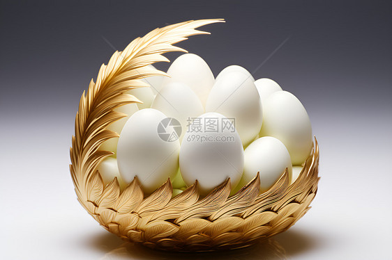 金色篮子中的鸡蛋图片