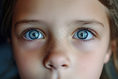 小女孩的蓝眼睛图片