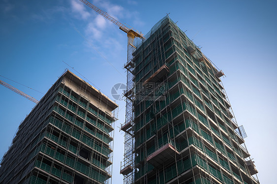 蓝天下的高楼建筑图片