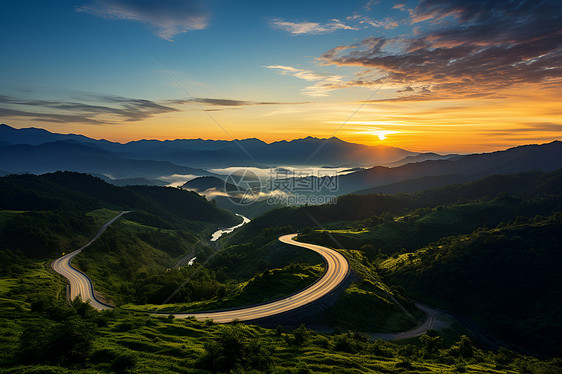 美丽的日出山谷景观图片