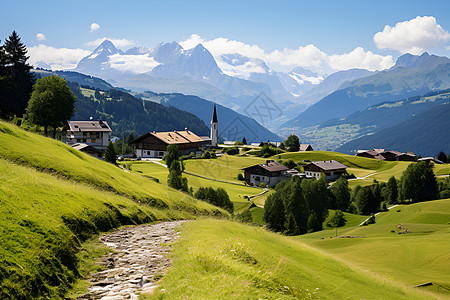 山脉中的建筑山村背景图片