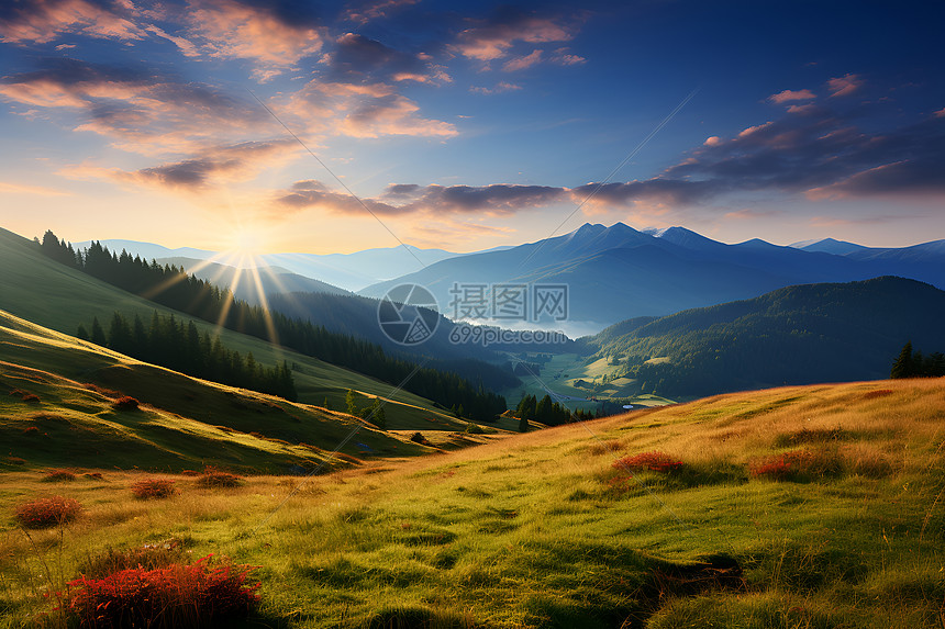 夕阳下的山脉草原图片