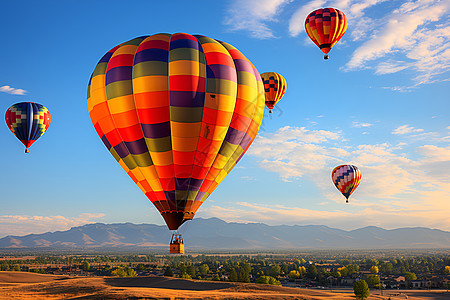 户外飞翔的热气球图片