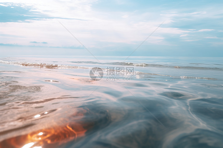 波光粼粼中的海洋美景图片