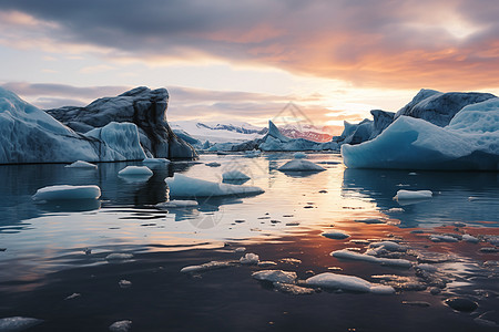 冰川湖上的大冰块图片