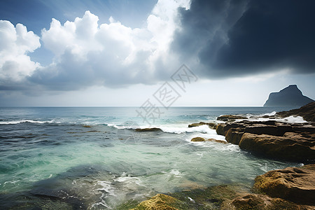 大海海浪海滩上的岩石背景