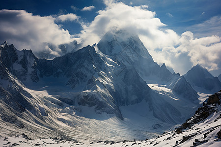 清晨的雪山图片