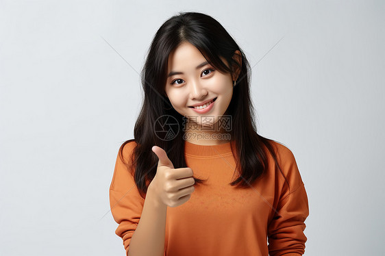 微笑的亚洲女孩图片