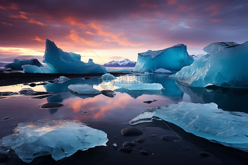 日落时的冰山图片