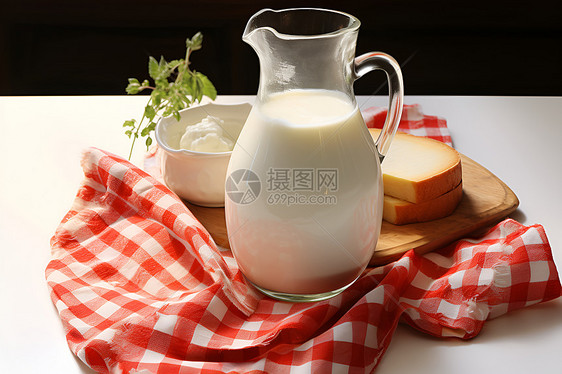 桌上的面包牛奶图片