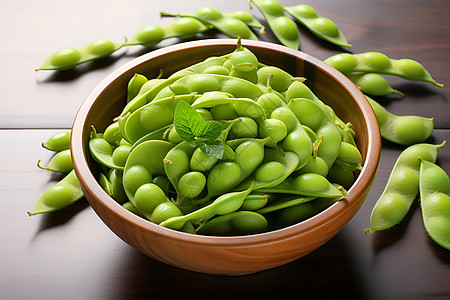 水煮盐焗的毛豆食物图片