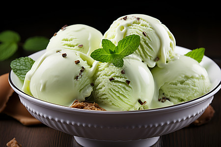 美味的绿色冰淇淋图片