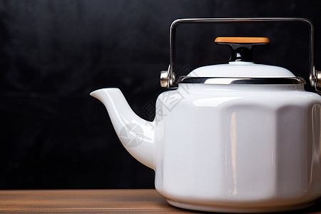 一个白色茶壶图片