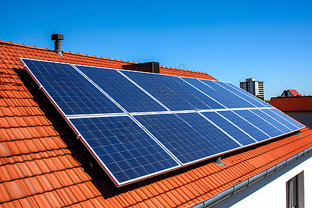 太阳能房子屋顶上的太阳能电池板背景