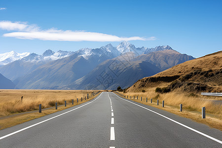 荒野里的公路图片