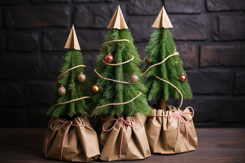 三棵小圣诞树图片