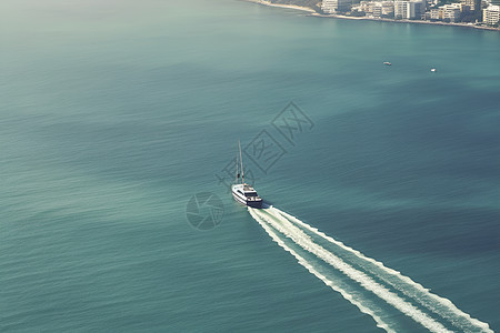 大海中的航船背景图片