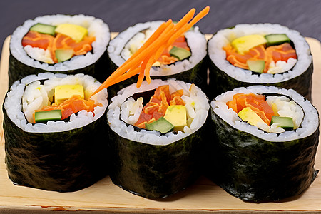 龙虾寿司桌面上可口的寿司背景