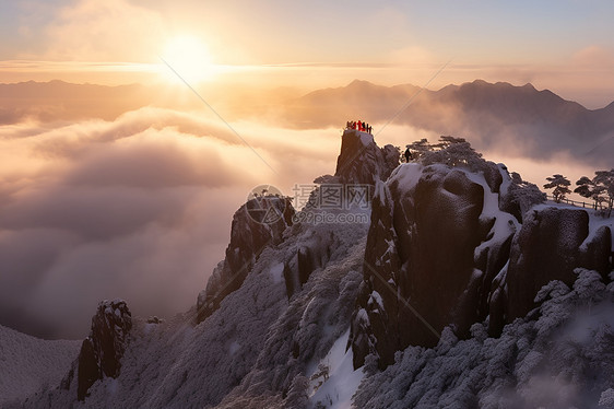 冬季日出黄山的壮观景象图片