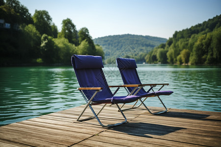 湖边的躺椅背景图片