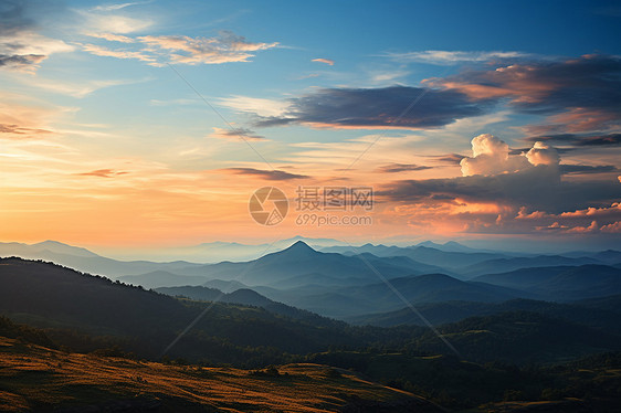 日出山谷的美丽景观图片