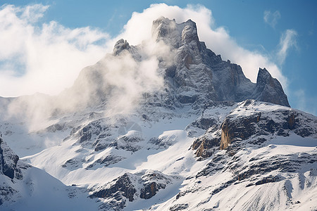 冰雪皑皑的山峰图片