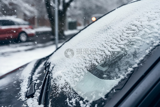 汽车上的雪图片