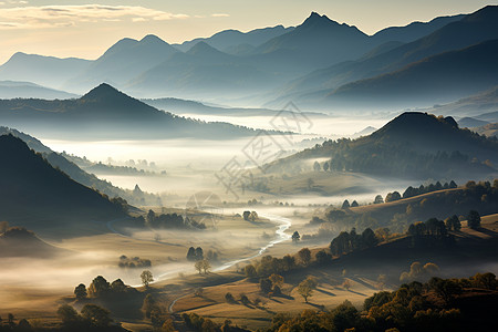 迷雾中的山谷景色图片
