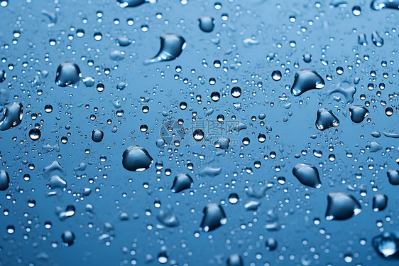 玻璃上面的水滴图片